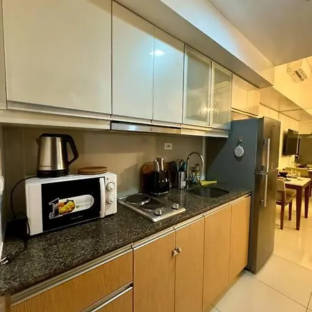 One Uptown Stylish Retro Suite Manila Exterior photo
