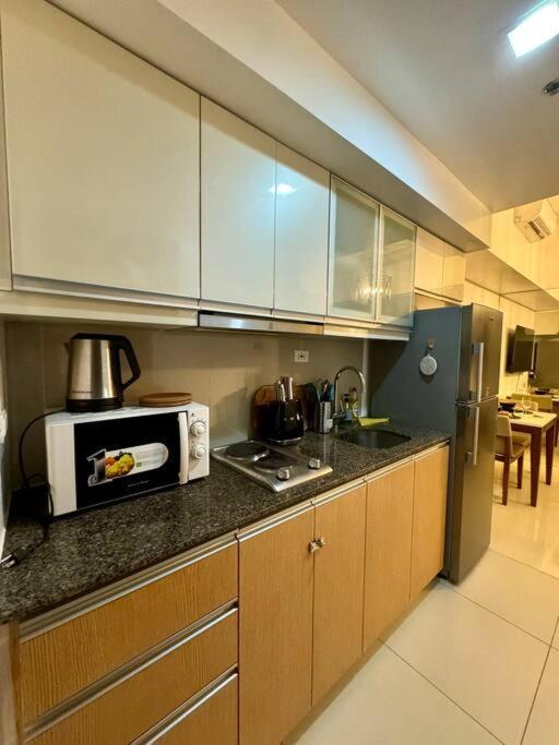 Apartment One Uptown Stylish Retro *