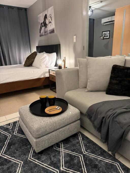 One Uptown Stylish Retro Apartment *