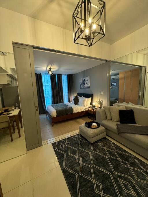 Apartment One Uptown Stylish Retro Manila